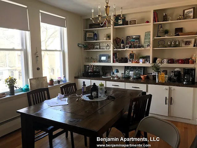 Building Photo - 312 Tappan St #13