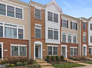 42665 Homefront Ter, Chantilly, VA 20152