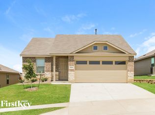 8409 High Robin Ave, Fort Worth, TX 76123
