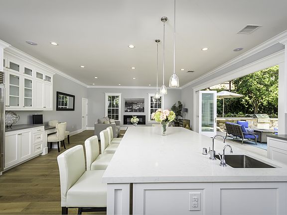 4th image of 1925 Lombardy Dr