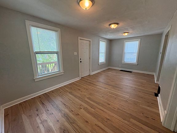 5th image of 6703 Glades Ave