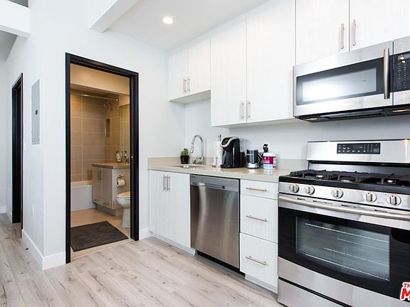 5th image of 483 Washington Blvd #103