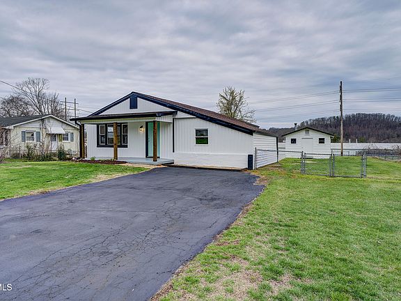 4th image of 932 E Mountainview Rd