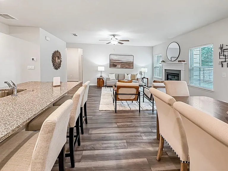 5836 Hackberry Ln — Photo 11