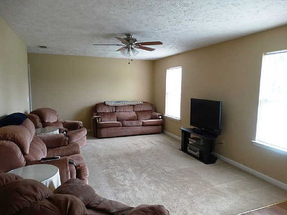 3rd image of 206 Belinda Dr