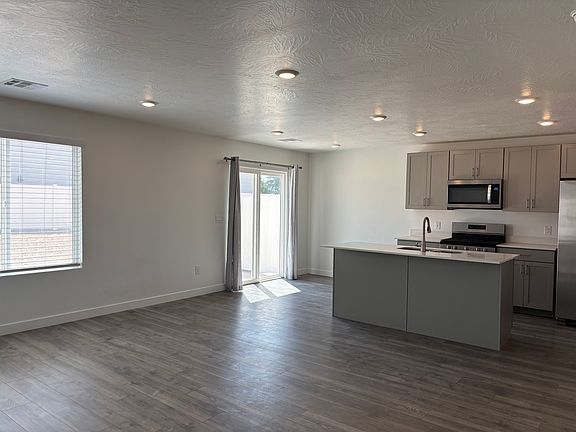 3rd image of 393 W 2025 N