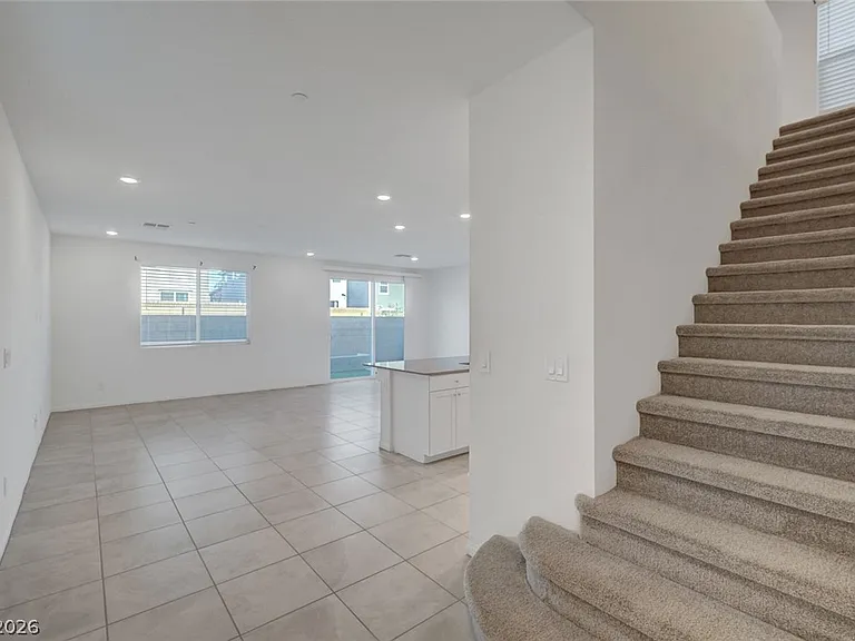 8454 Vacarez Dr — Photo 7