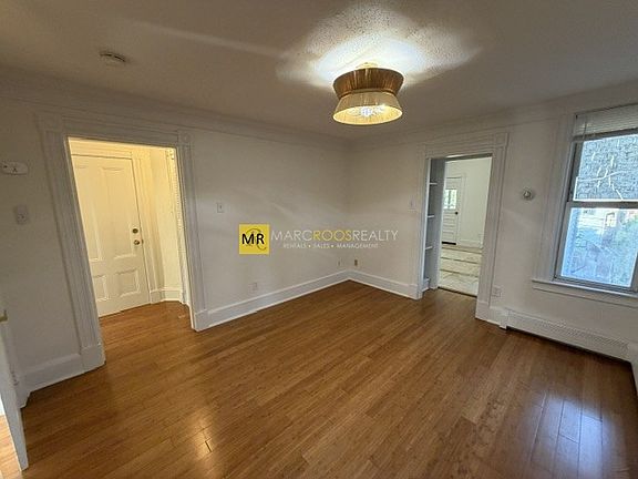 2nd image of 225 Saratoga St #2B