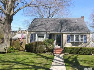 2911 Kent Rd E, Wantagh, NY 11793