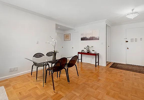 5th image of 340 E 64th St APT 4F