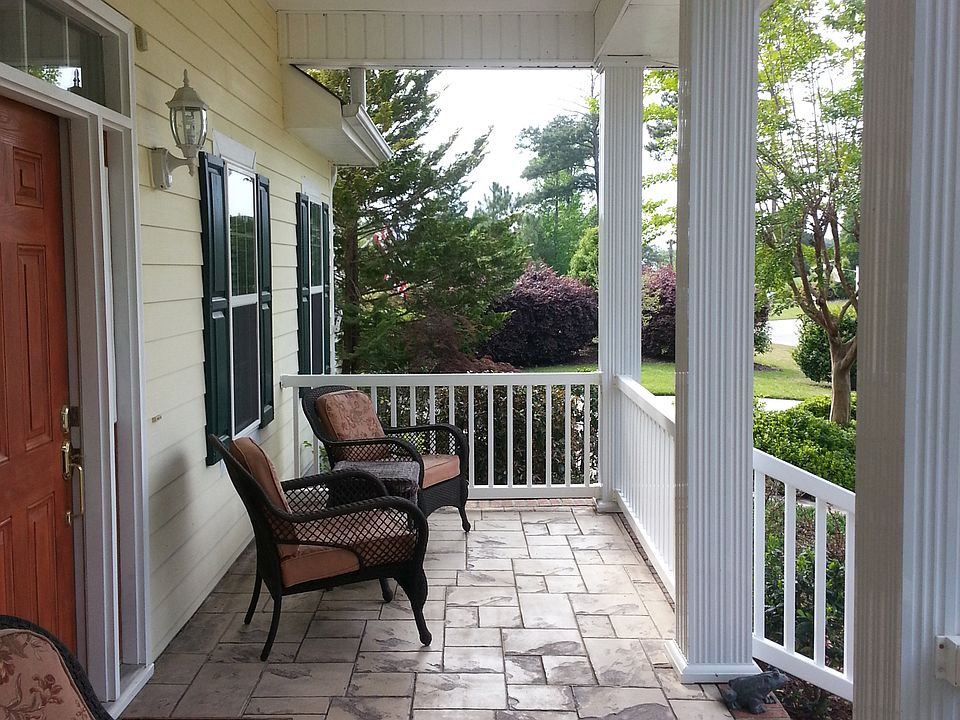 2nd image of 633 Stanton Hall Dr NW
