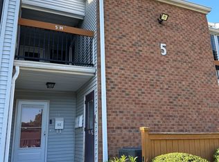 5 Twin Rivers Dr #M, Hightstown, NJ 08520