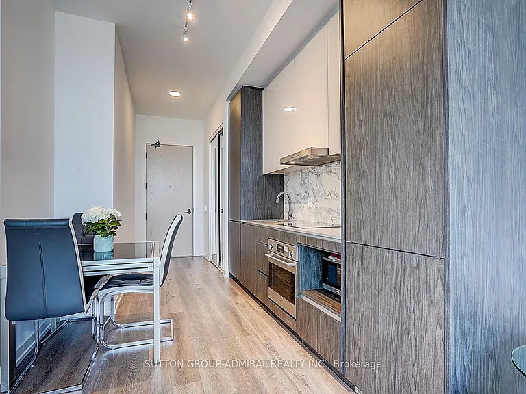 28 Interchange Way #612 — Photo 12