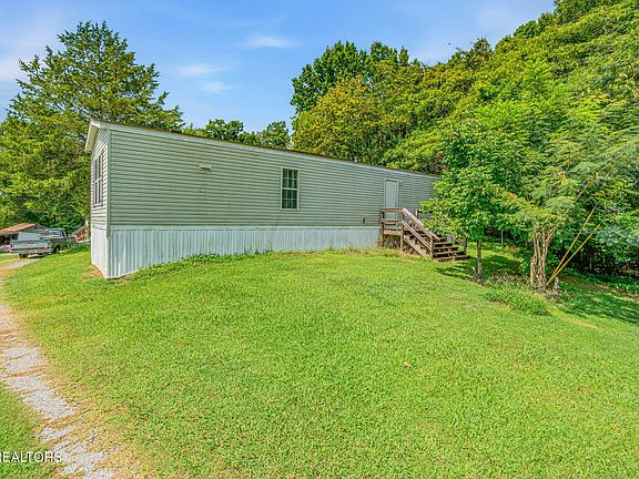 2nd image of 7413 Dunlap Rd