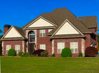 528 Candlelight Cir, Springdale, AR 72762