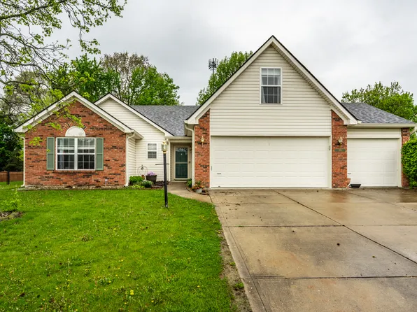 558 Prince Dr, Greenwood, IN 46143