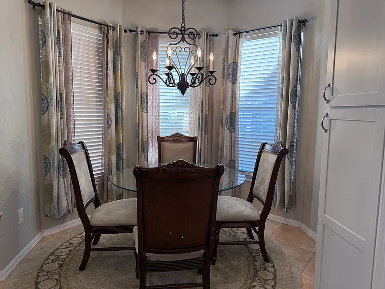 8116 Breton Cir — Photo 6