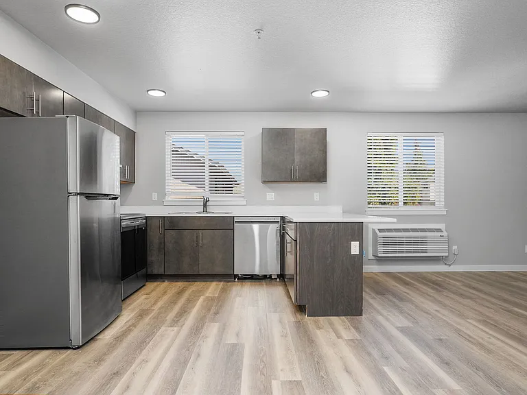 Fisher Park Apartments — Photo 35