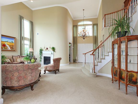 5th image of 52 Hamlet Woods Dr