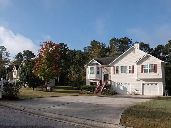 3rd image of 135 Creekwood Dr