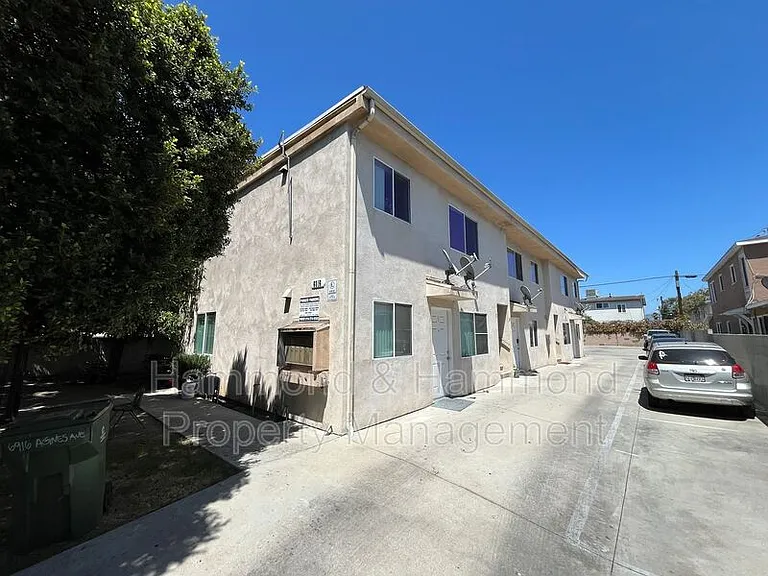6916 Agnes Ave #4 — Photo 2