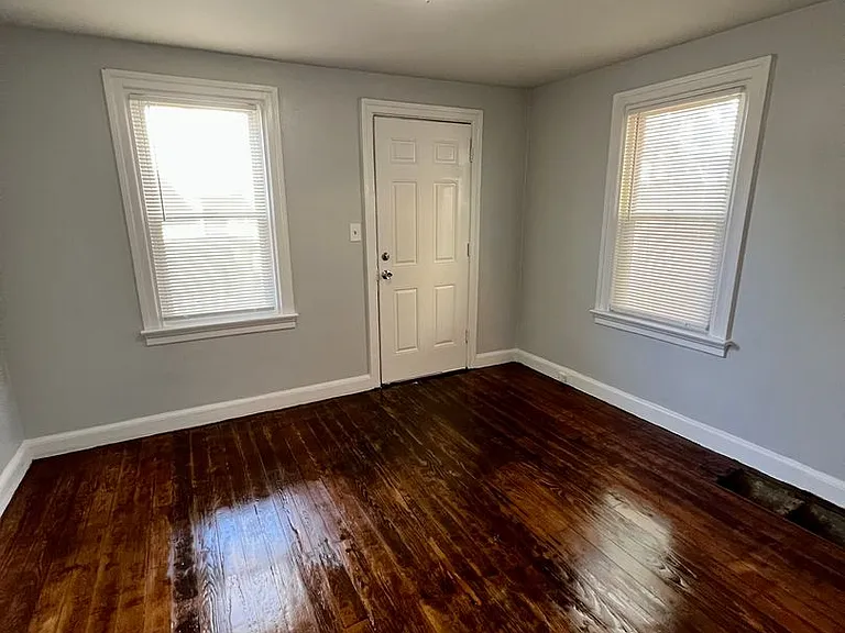 36 Hazel St — Photo 3