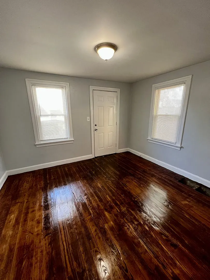 36 Hazel St photo 1