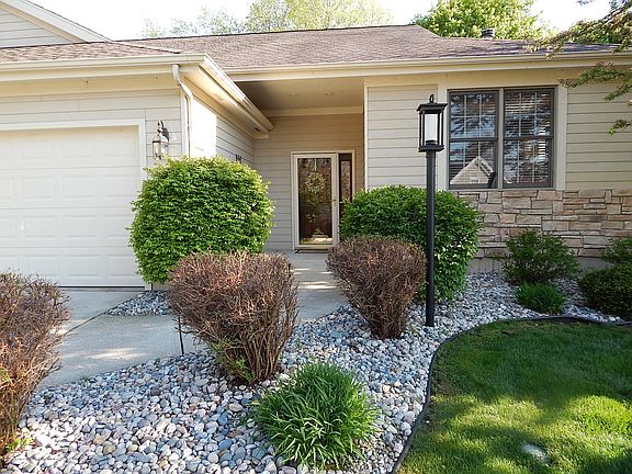2nd image of 3549 Oakmont Dr