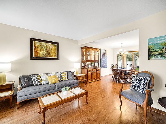 5th image of 1197 Guinevere Ln
