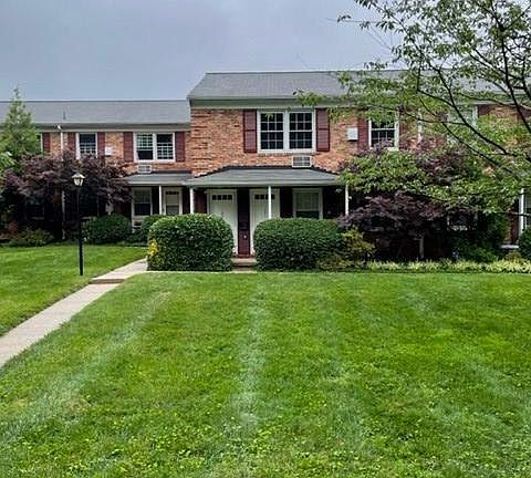 3rd image of 123 Talbott St #123