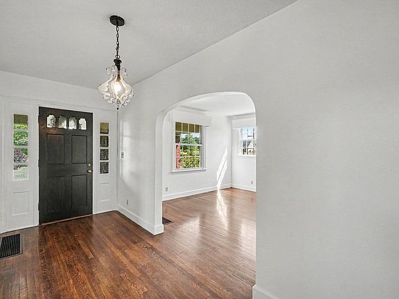 5th image of 2722 New Lair Rd