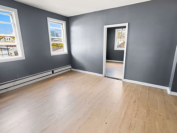 2nd image of 662 Noble Ave #2