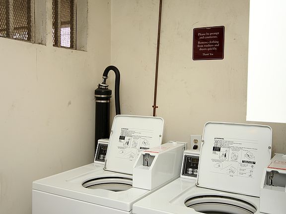 4th image of 3301 Santa Fe Ave APT 128