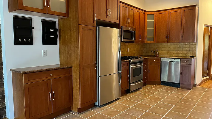 Rented by eRealty Advisors Inc | media 1