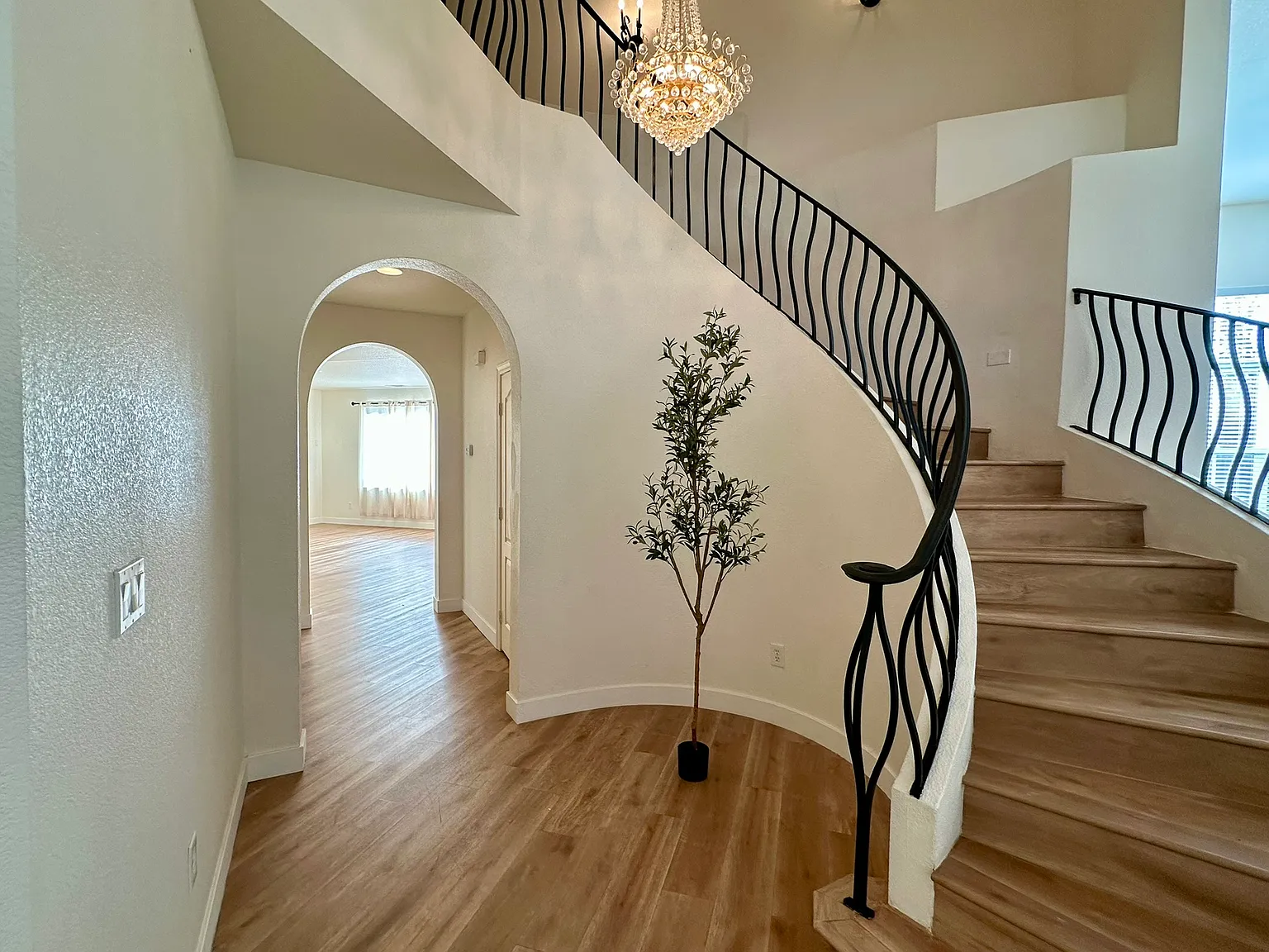 1944 Mokelumne Dr — Photo 3