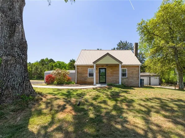 2039 Scalesville Rd, Summerfield, NC 27358