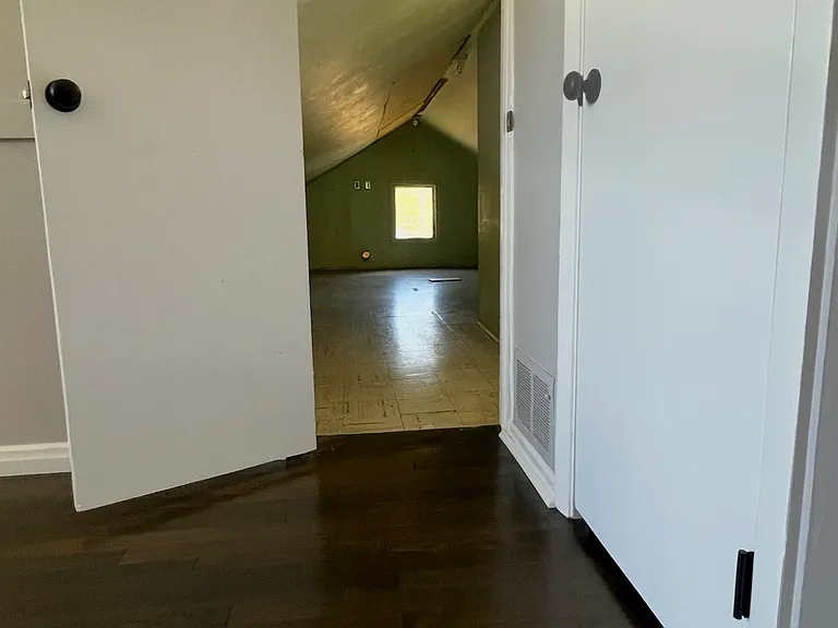 11-17 Dupont Pl #15 — Photo 14