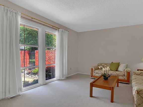 5th image of 15268 Kempwood Dr