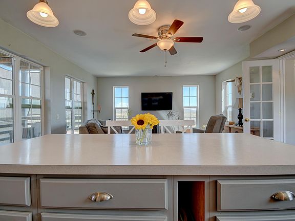5th image of 5 Lakeview Cir