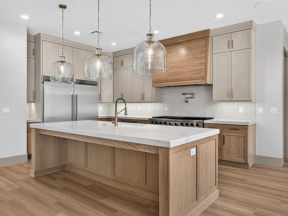 4th image of 522 E Weatherby Way