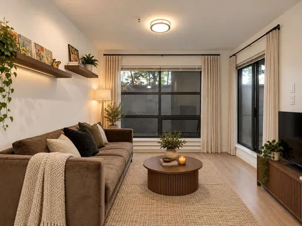 1106 Pacific St #208, Vancouver, BC V6E 1T4