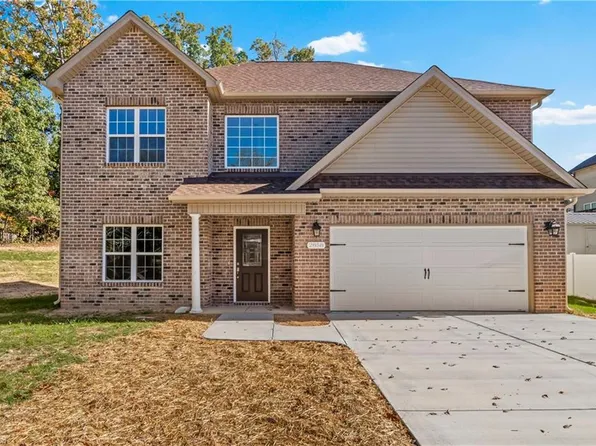 2858 Eland Dr, Winston Salem, NC 27127