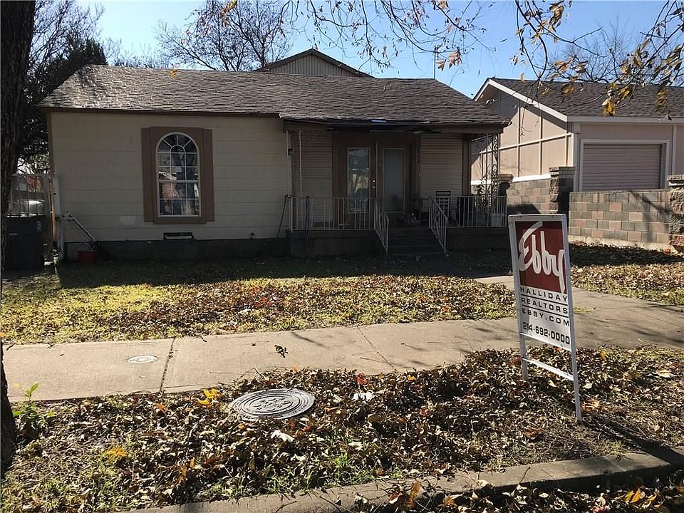 2nd image of 2642 Sharon St