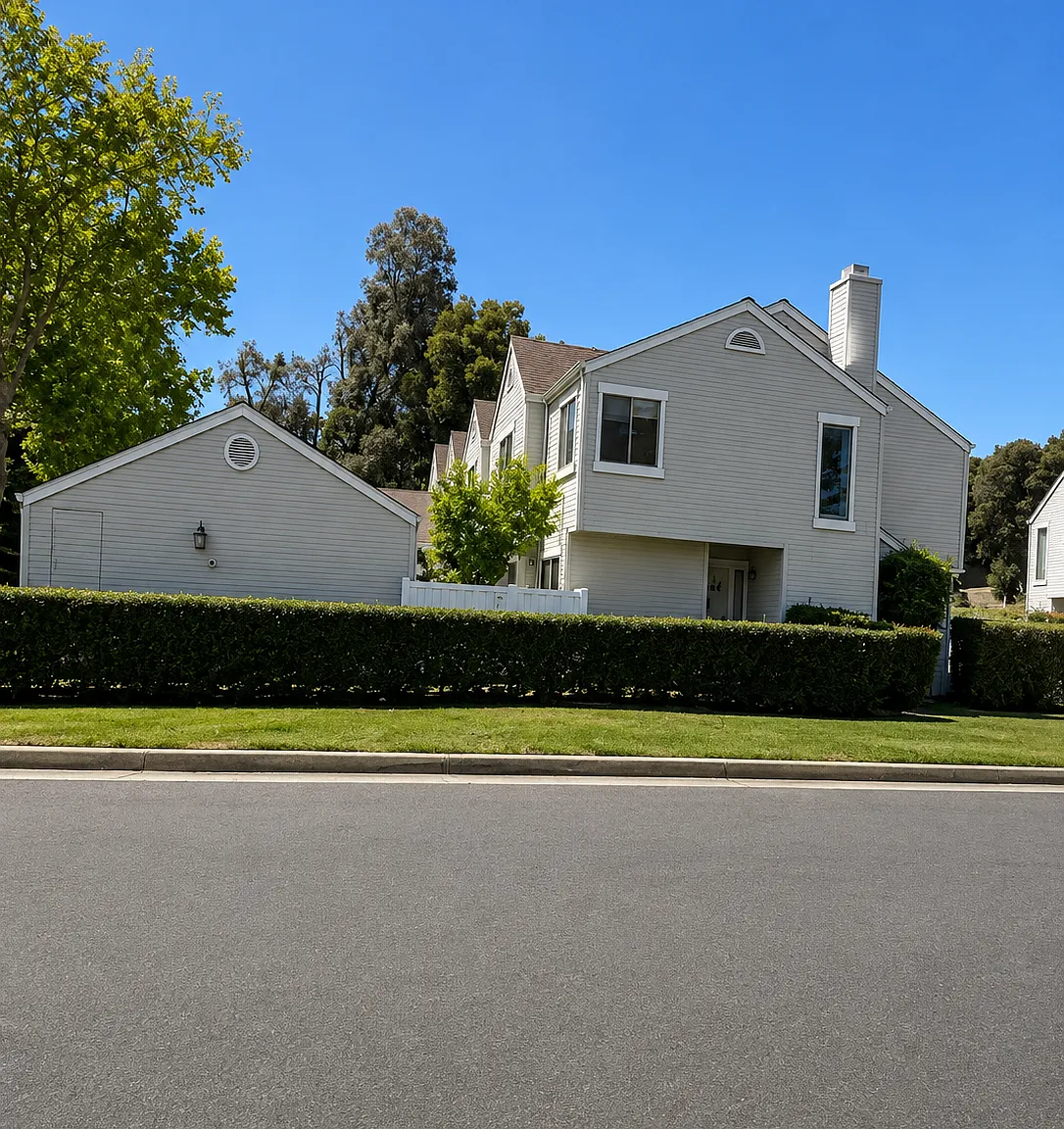 3 bed, 2.5 bath, 1462 sqft, $4,300 — Photo 2