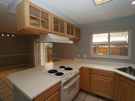 5th image of 9063 E Oxford Dr