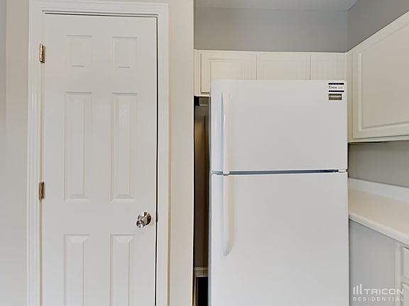 4th image of 113 W Oaks Ct