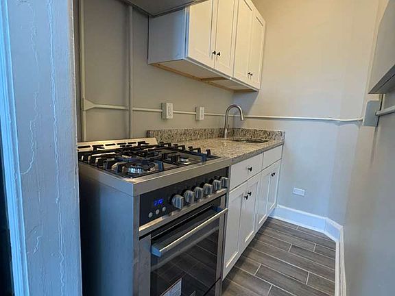 4th image of 1175 Chapel St #602