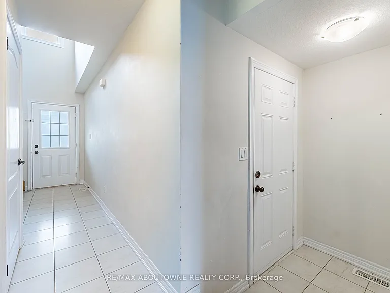 81 Pettitt Dr — Photo 8