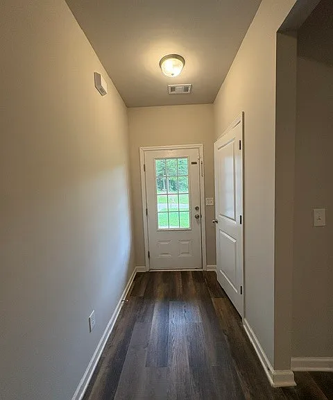 40 Hastings Ln — Photo 2