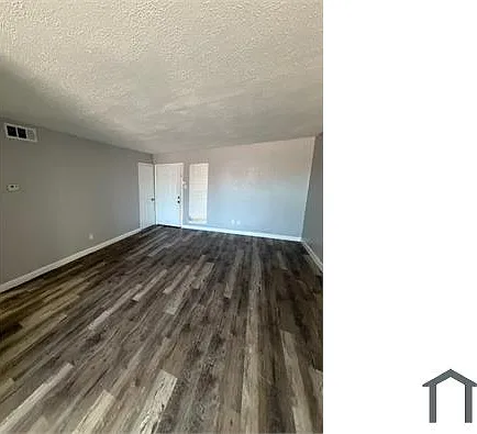 2 bed, 900 sqft, $1,200 — Photo 3